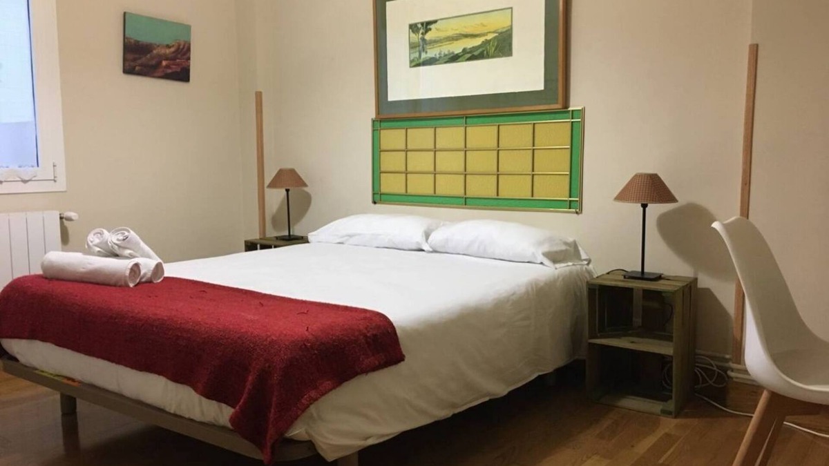 Uribarri Apartment | Artasamina 2 Warm Central Apartment by The Urban Hosts
