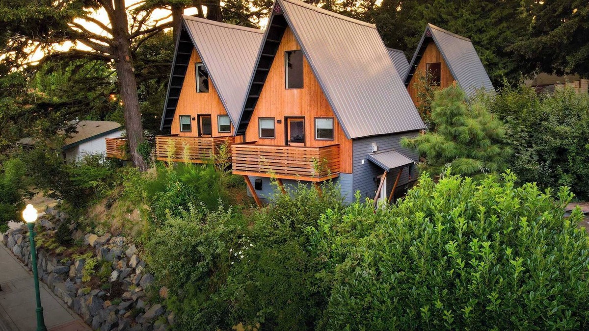 Stevenson Cabin | ArtBliss II: Luxe Cabin, River Views, Cozy Firepit