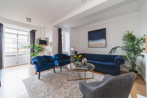South Hampstead Apartment | Arte Stays - 3-Bed Flat with 3 Bathrooms - Heart of Finchley road - 2 min walk to Underground Station