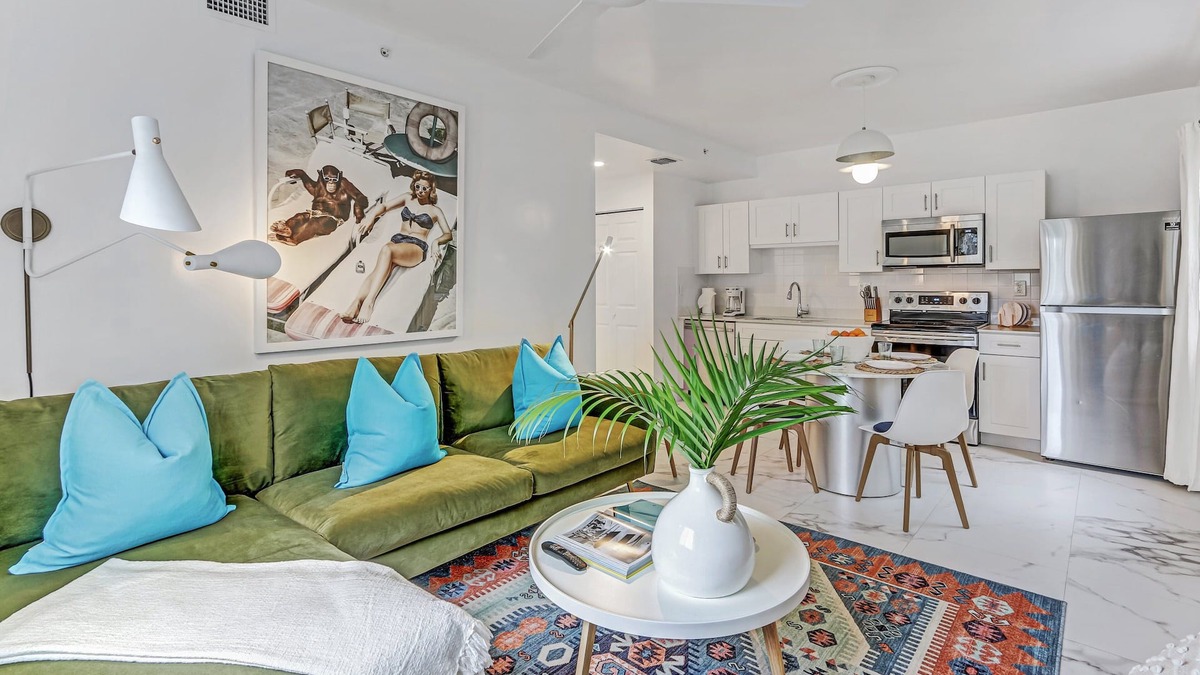 Wynwood Art District Apartment | ArTease 5: Walk to Wynwood & Design District
