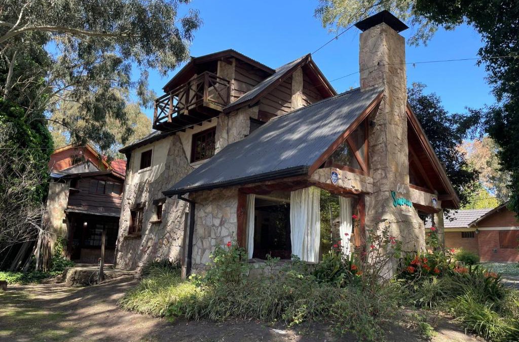 Bosque Peralta Ramos House | Artech Cabaña