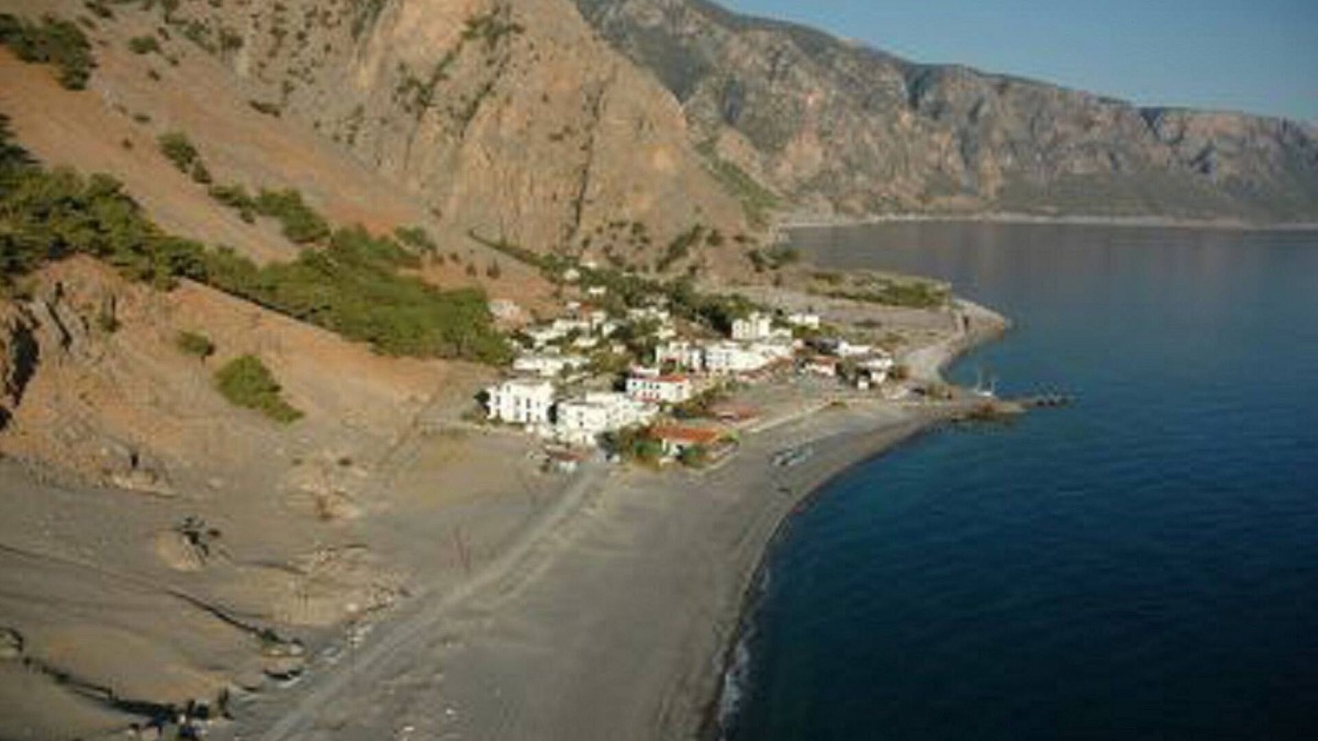 Agia Roumeli Apartment | Artemis Studios, Agia Roumeli. Large, quiet & clean, close by to the sea.