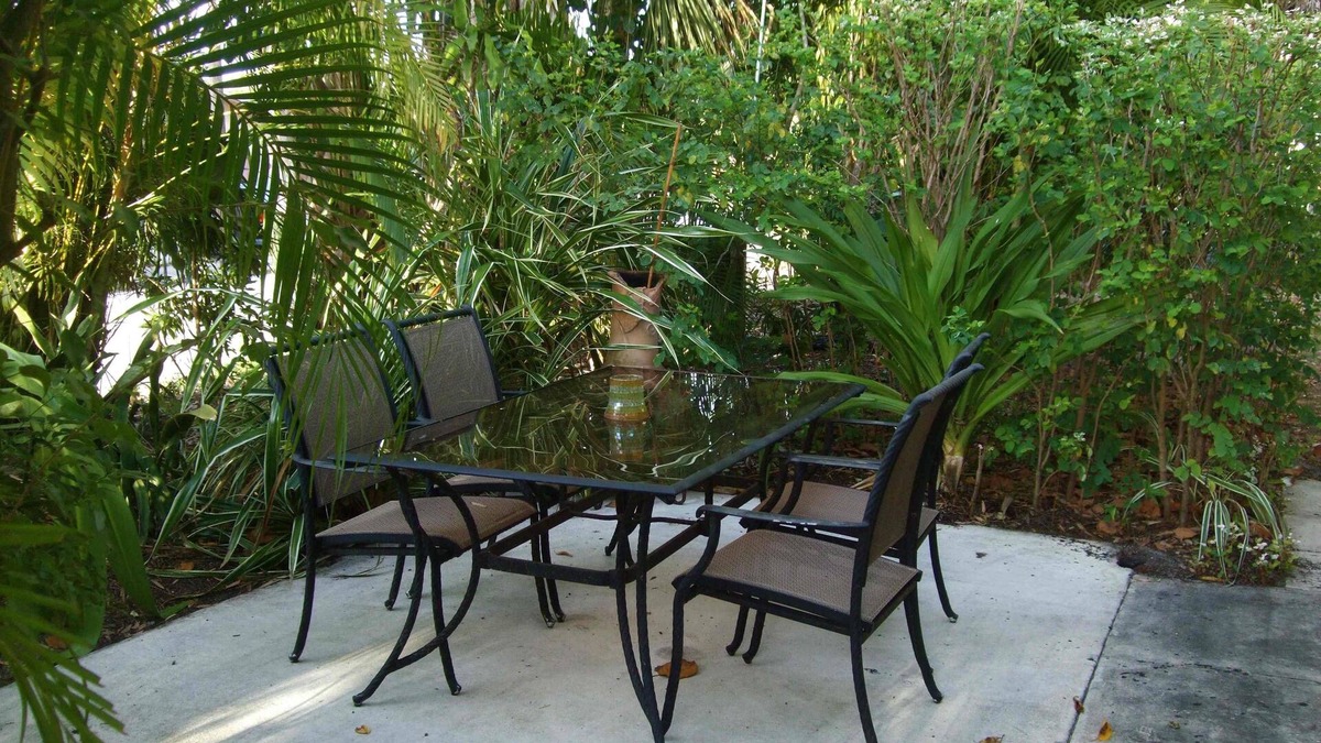 Sailboat Bend House | Artist Bungalow Key West Style