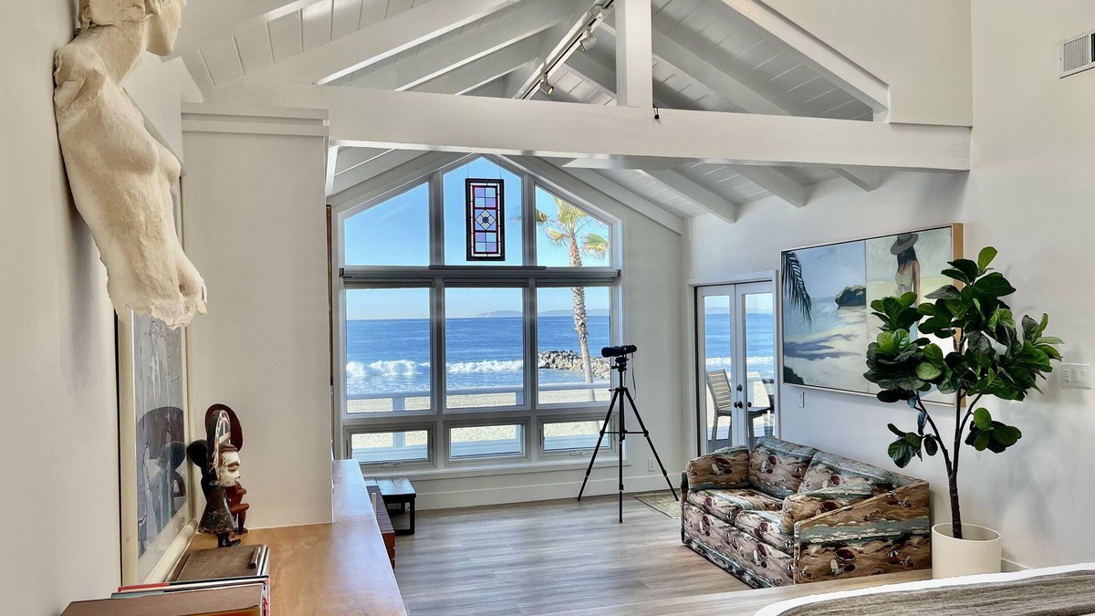 Santa Ana Heights House | "Artist's Retreat" Available Apr-May. Entire Oceanfront Home