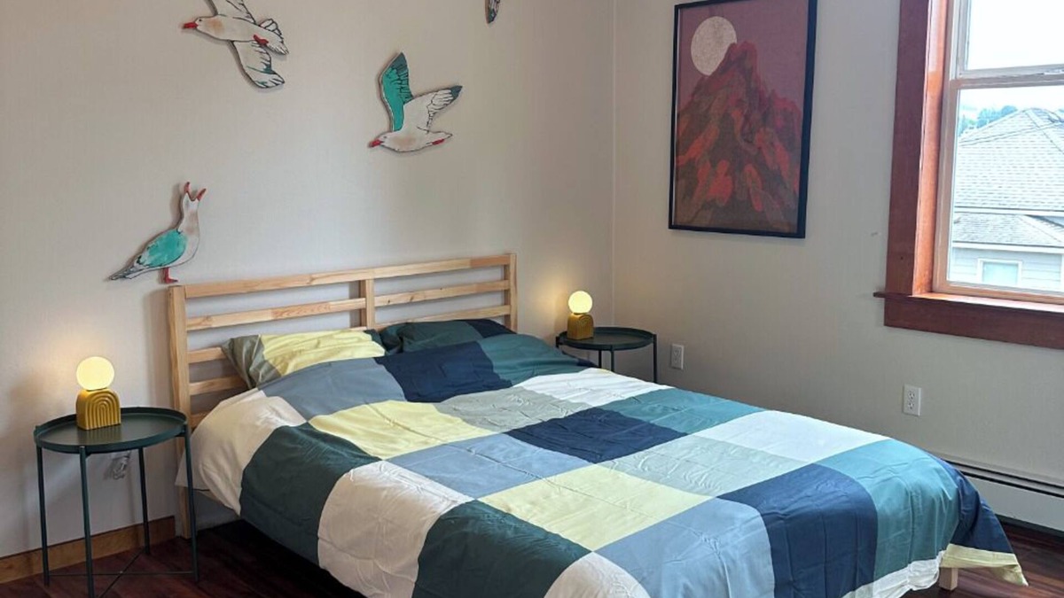 Bremerton Apartment | Artist's Studio in Manette