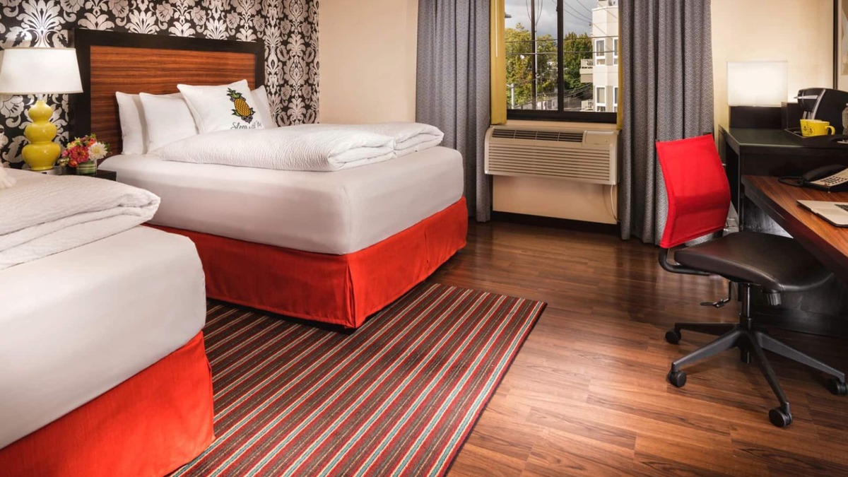 Lower Queen Anne Hotel | Artistic Room Perfect for Exploring Space Needle & Seattle Center, Pool Access