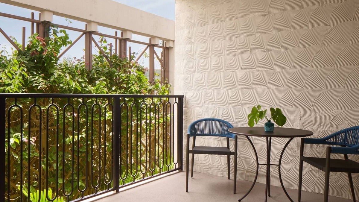 Coconut Grove Hotel | Artistic Room w/Instagram-Worthy Interiors, Balcony and Rooftop Pool Access