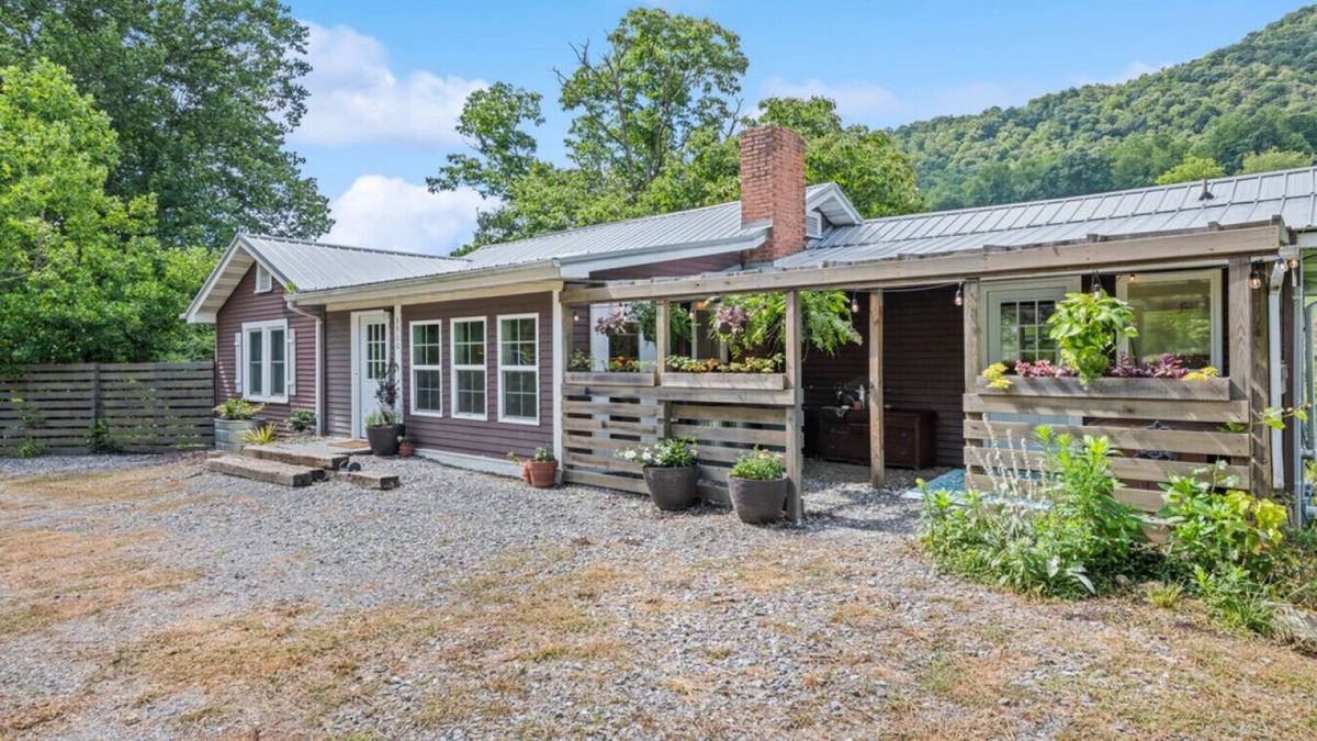 Waynesville House | Artistically furnished Creekside House with Pond