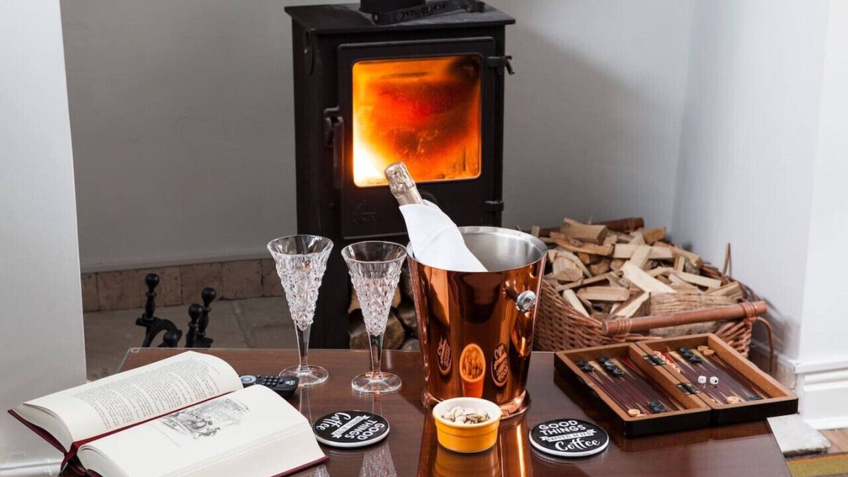 Harrogate Cottage | Artists’ Loft near Hornbeam Park,Artists’ Cottages