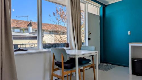 Fitzroy North Apartment | Artists Studio in Fitzroy North