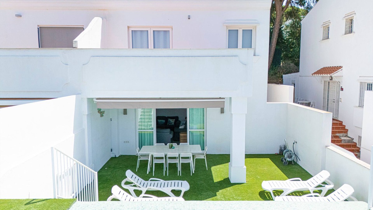 Urbanizacion Pinos Verdes House | Artola Marbella townhouse - Private pool