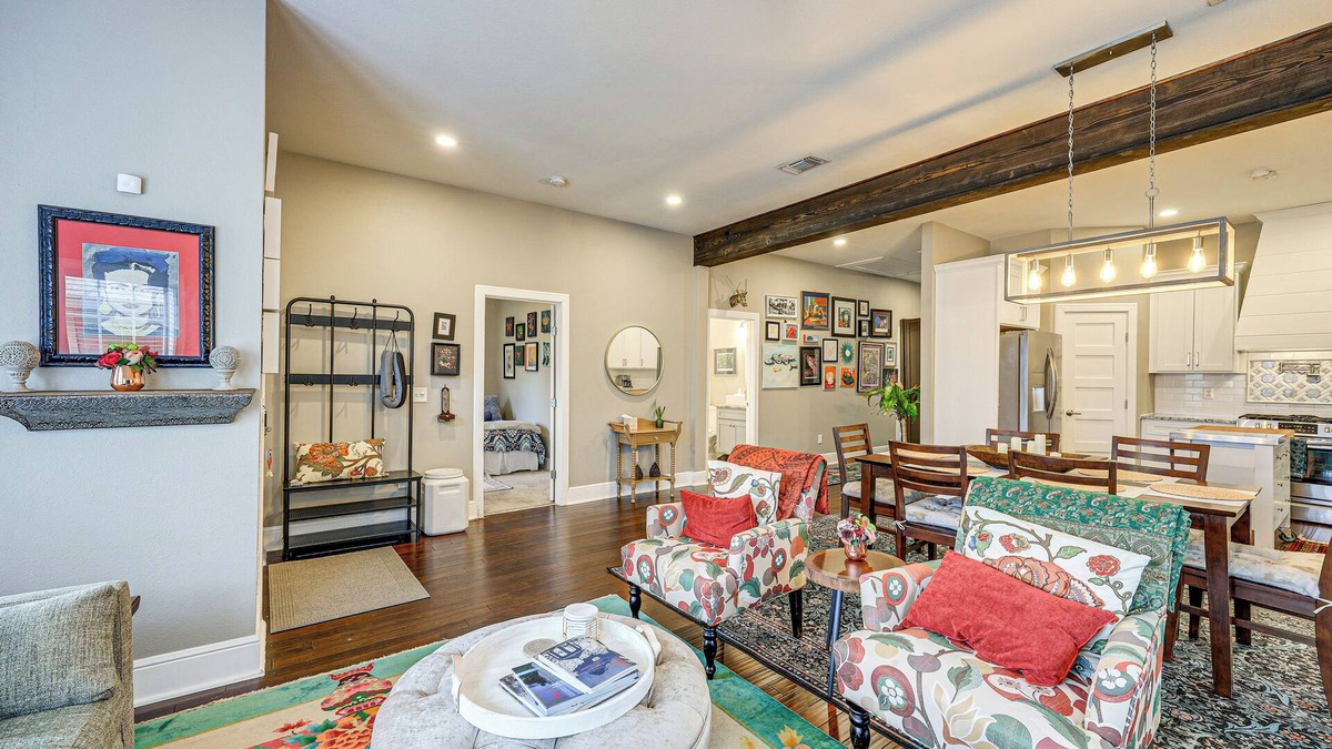 Nevada Street House | Artsy Bungalow w/Yard in Dtwn San Antonio