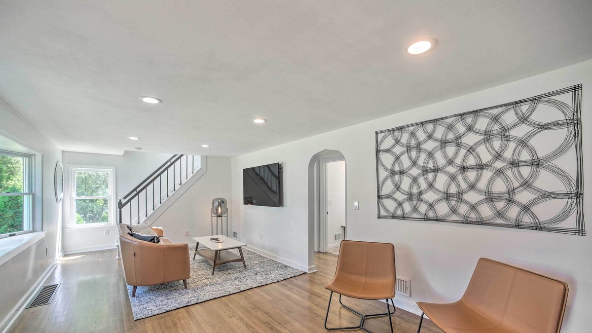 Whitesboro House | Artsy Upstate Getaway w/ Huge Private Yard!
