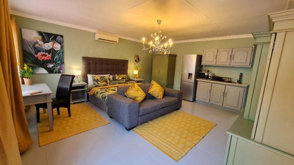 Moreleta Park House | Arum Lily Guest Rooms