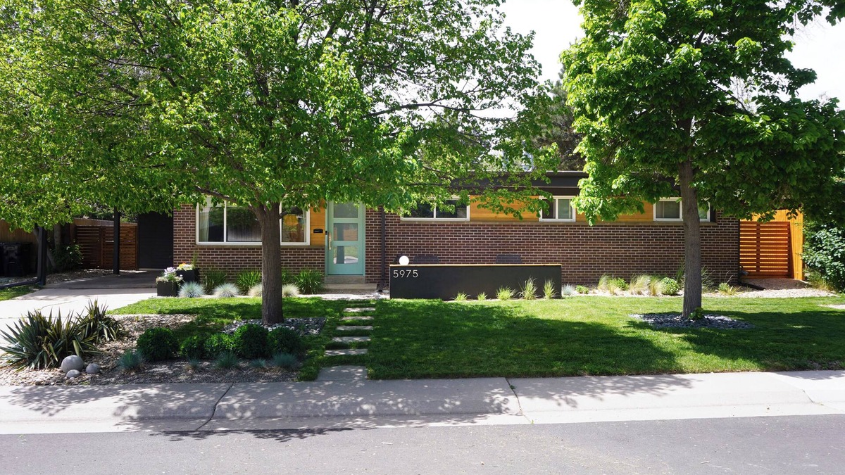 Alta Vista Area House | Arvada House I 10 min. from Denver I Sleeps 8