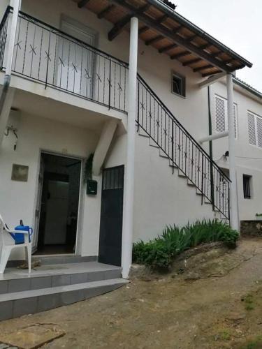 Sao Juliao de Palacios e Deilao House | As três irmãs