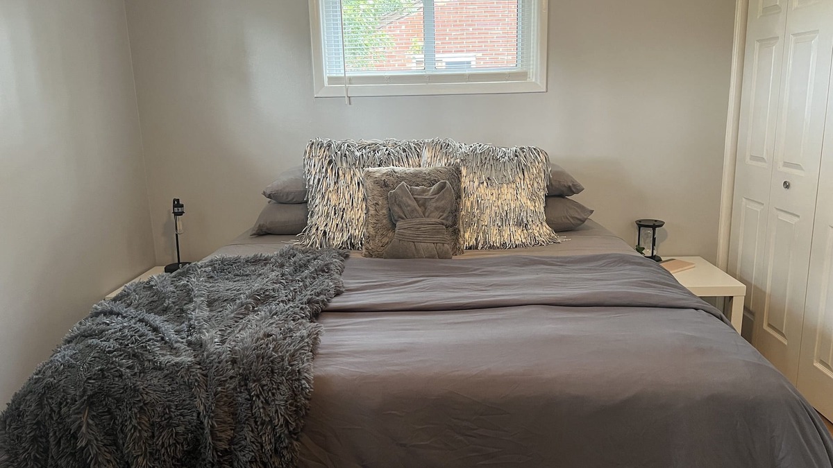 Oak Park House | Ascension Hospital 3 Mins Away| Perfect For Families| King Beds 1.5BA| FREE WIFI