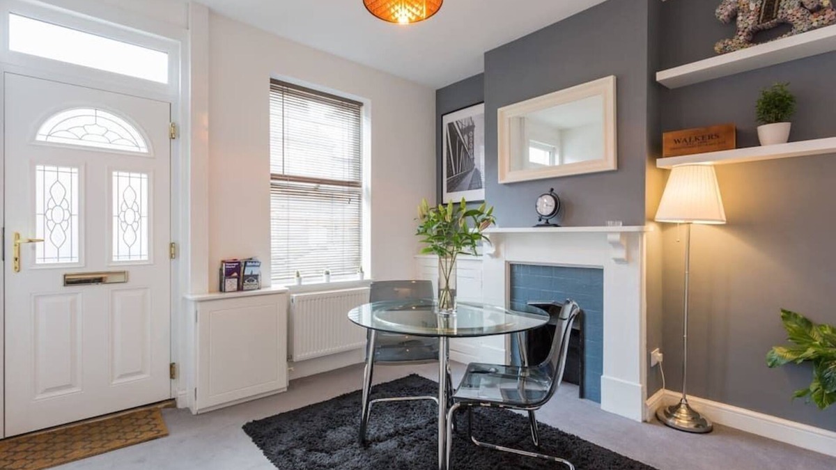 Luton House | Ashton House Luton Accommodation
