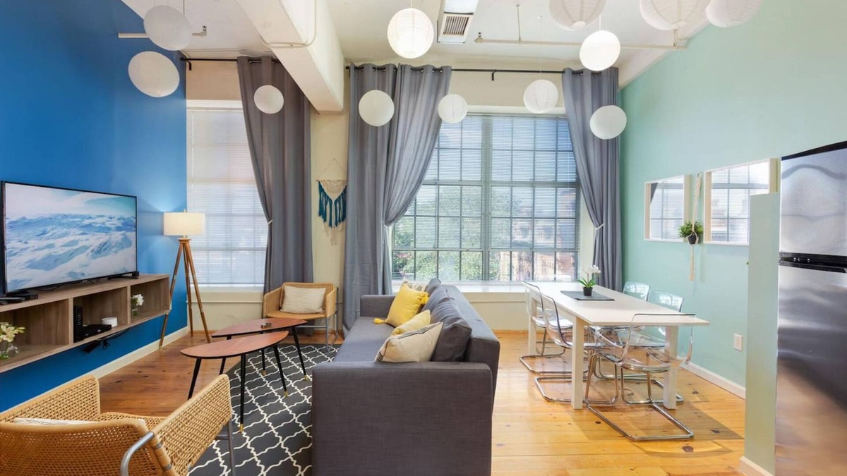 Downtown Apartment | ASK FOR Discount-2br Hip Apt Apple TV Fastwifi