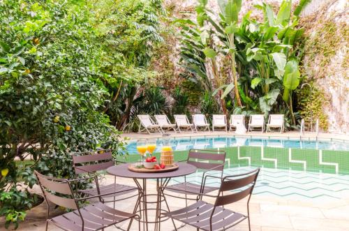 L'Antiga Esquerra de l'Eixample Apartment | Aspasios City Oasis Apartments