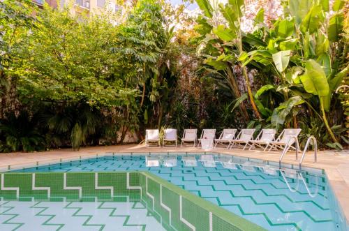 L'Antiga Esquerra de l'Eixample Apartment | Aspasios Garden Apartments
