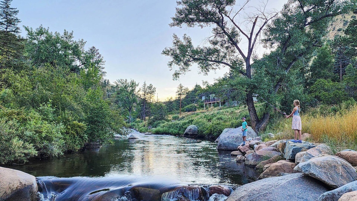 Lyons Cabin | Aspen Cabin-HOT TUB~ River Access~RMNP