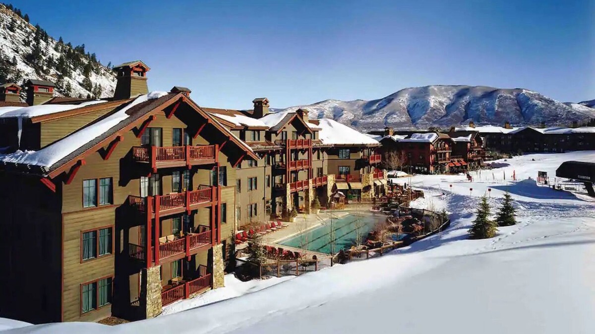 Aspen Condo | Aspen CO Ski in/Ski out Ritz Carlton Condo 2 BD/BR