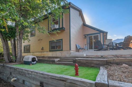 Northwest Colorado Springs House | Aspen Glen Pet-Friendly w Nintendo & SmartTVs