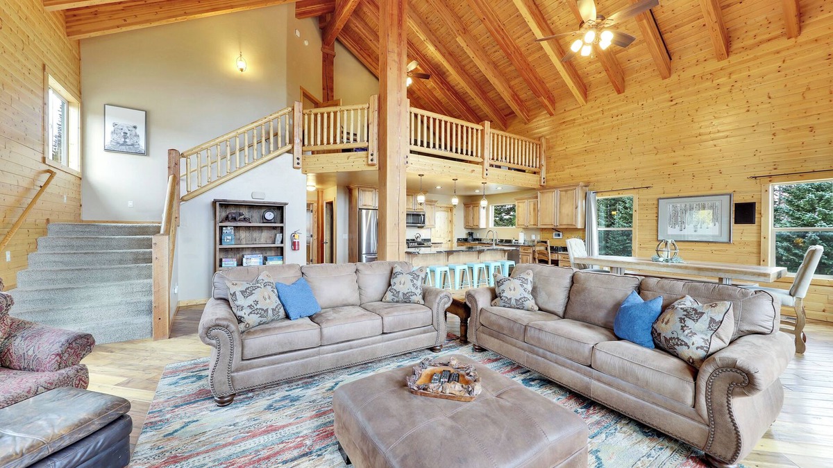 Brian Head Cabin | Aspen Lodge in Brian Head - Sleeps up to 25!