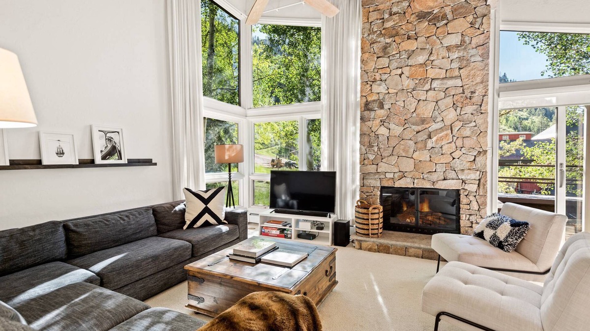 Aspen Condo | Aspen Mountain! Air Conditioning. Incredible Views. Gas FP, Balcony, Garage, Parking, Pool/Hot Tub