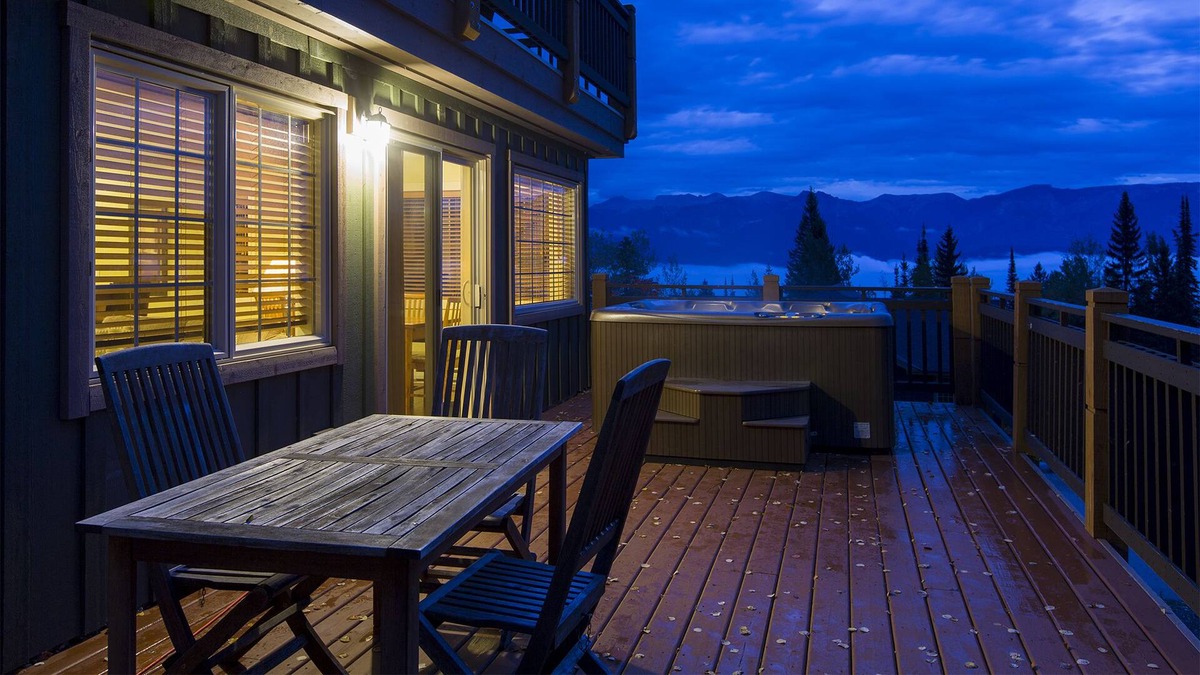 Golden Condo | Aspens at Kicking Horse Mountain Resort