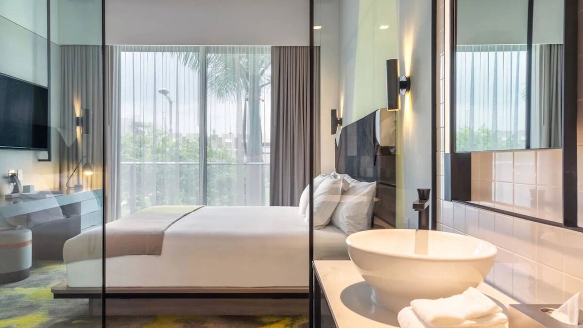Midtown Hotel | Astonishing Executive Suite Near Miami Design District w/Fitness Center
