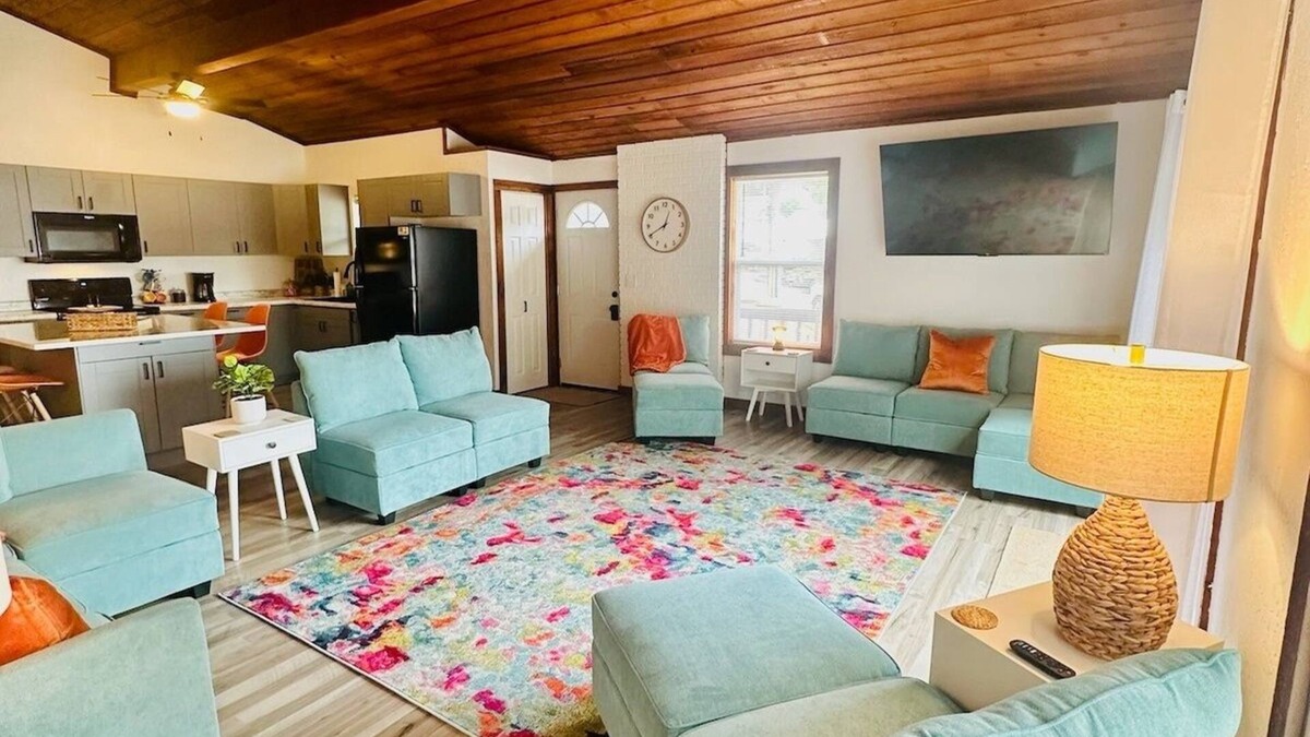 Sunrise Beach House | Astonishing view 100 feet from the lake!
