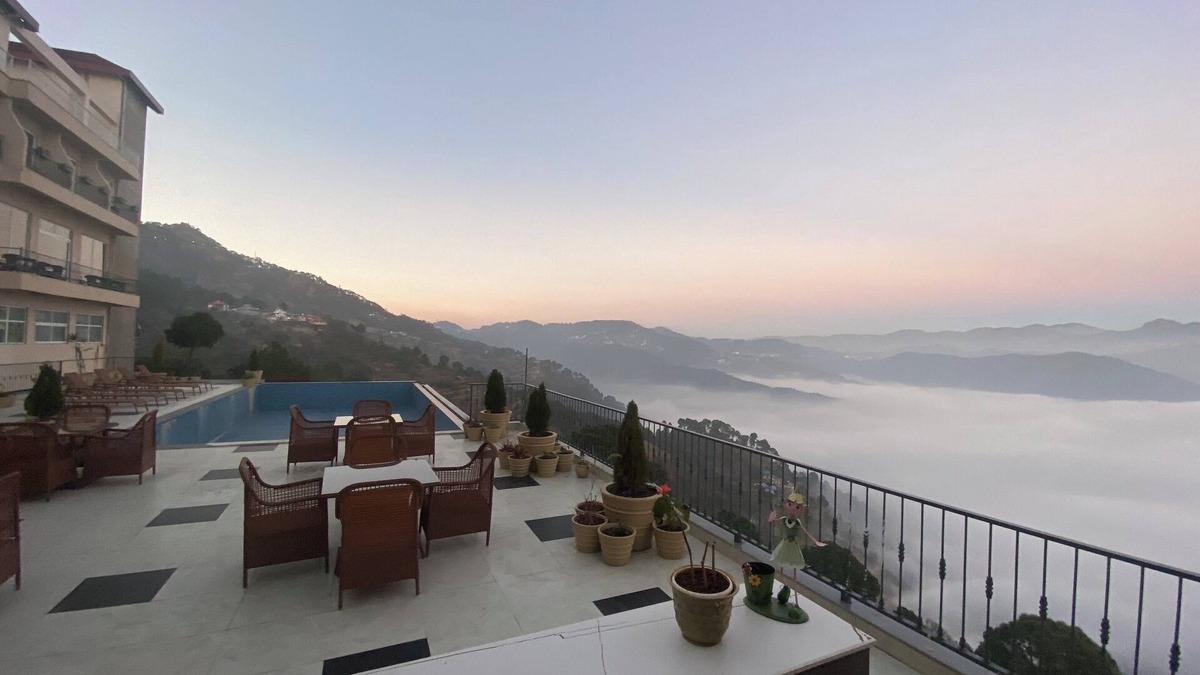 Kumarhatti Hotel | Astra Resort and Caffe