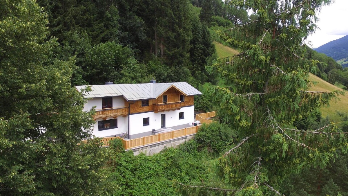 Bruck an der Grossglocknerstrasse Ski Chalet | Chalet in Bruck near Ski Slopes