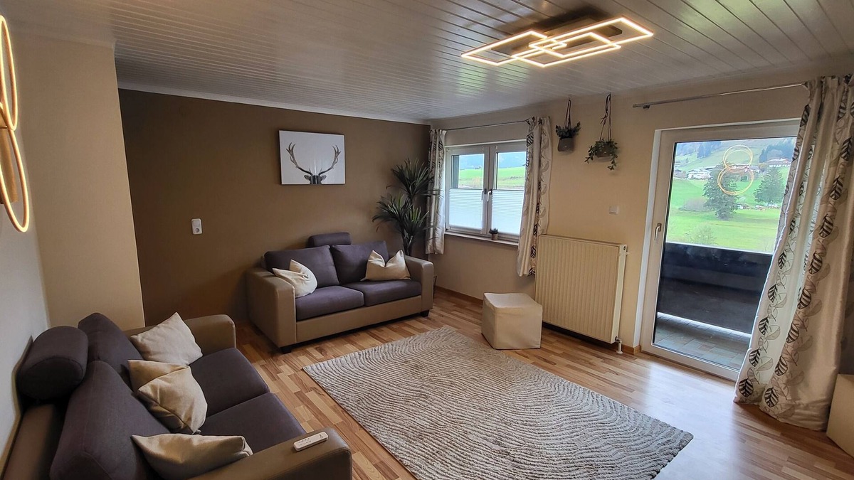 Bruck an der Grossglocknerstrasse Apartment | Two bedroom Apartment with Balcony - Reh