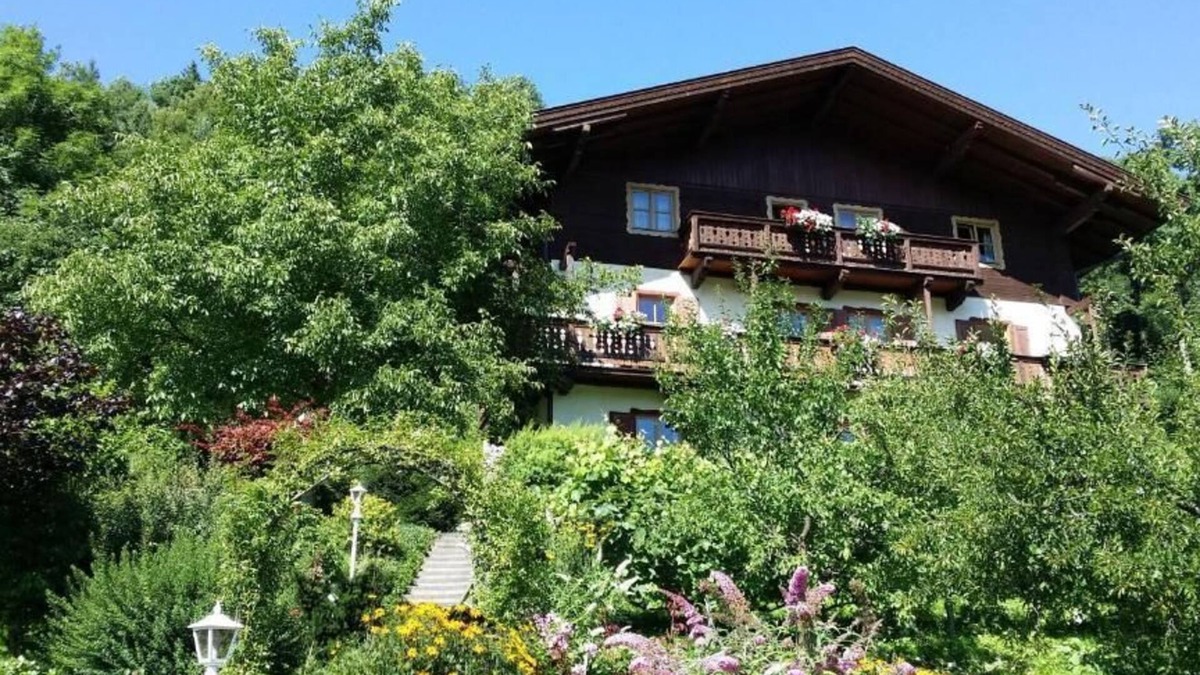 Bruck an der Grossglocknerstrasse Apartment | Landhaus Antonia