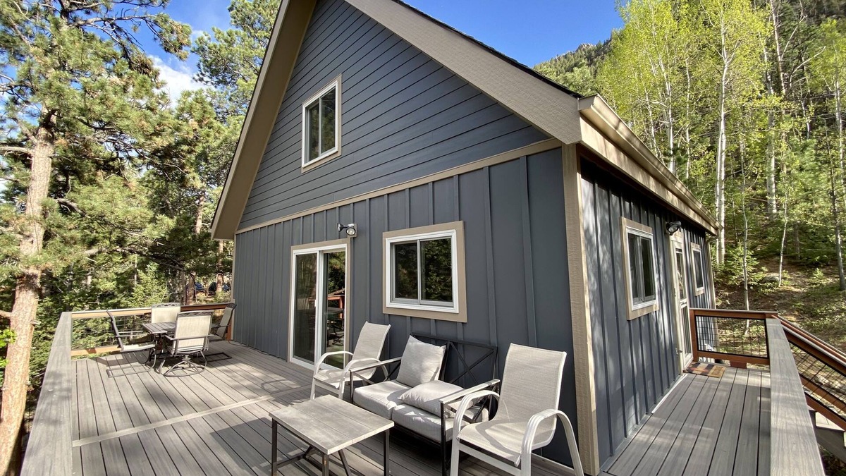 Green Mountain Falls House | At Catamount trailhead. Secluded. Game Room. Pet Friendly