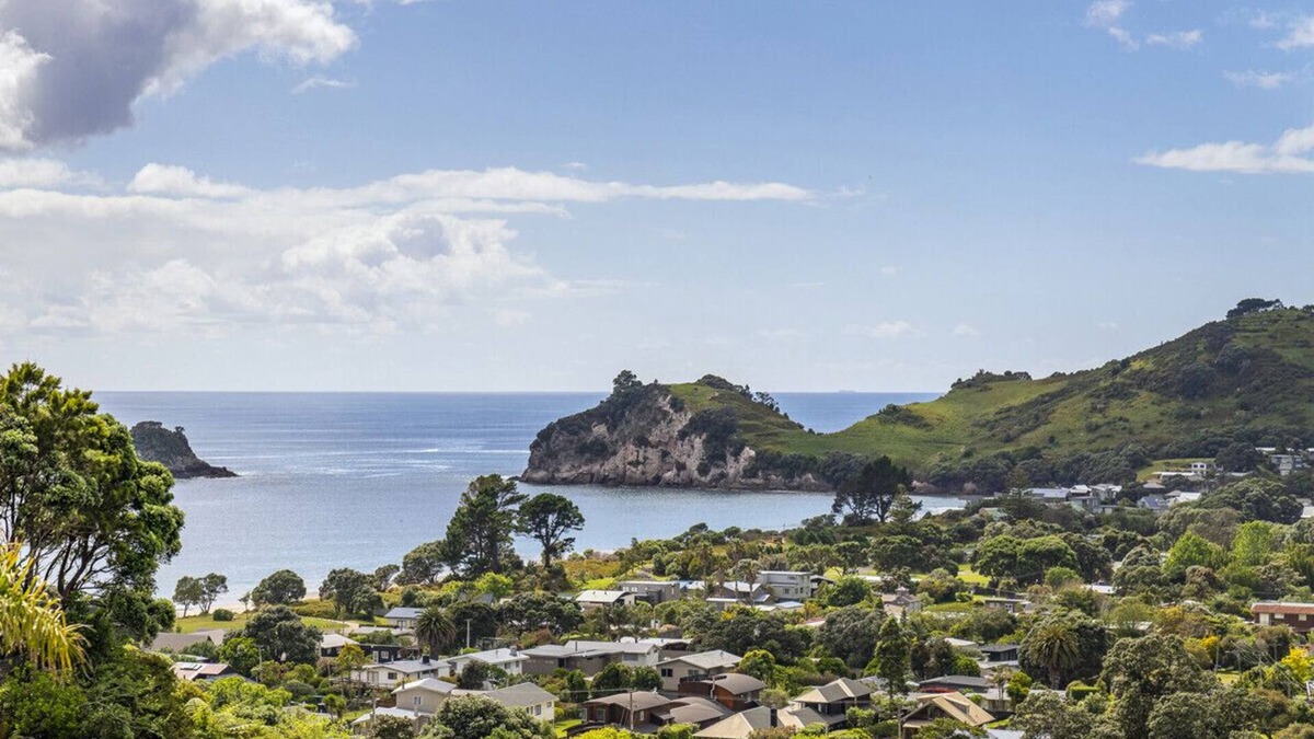 Hahei Cottage | At Cathedral Cove - Hahei Holiday Home