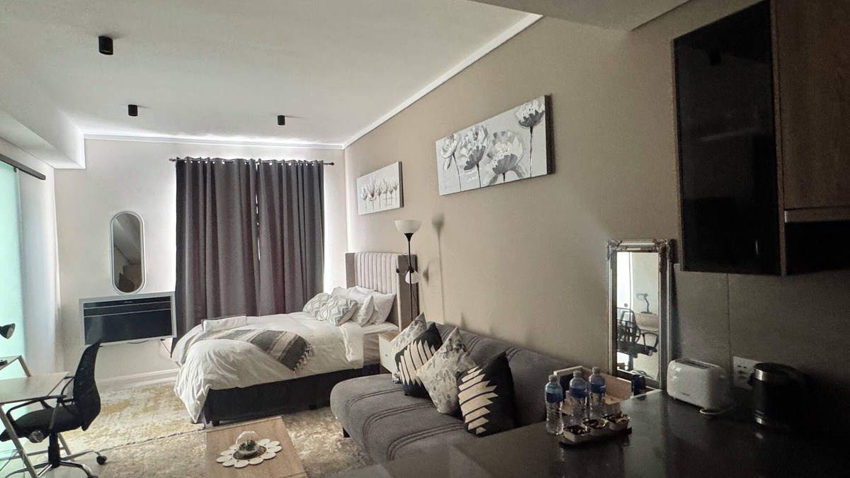 Menlyn Apartment | At Home@422 Trilogy Capital apartments Menlyn Maine. Your home away from home