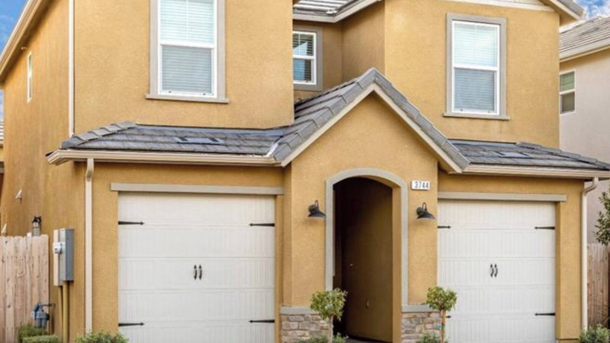 Clovis House | At last a new beautiful house is yours to enjoy