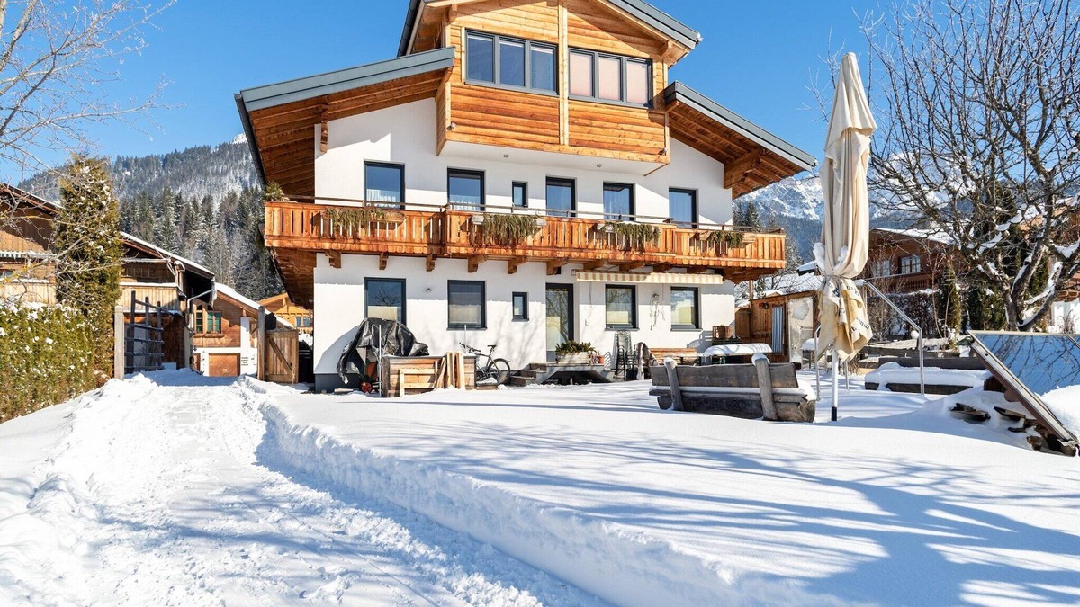Saalfelden am Steinernen Meer Apartment | Apartment in Saalfelden near Ski Slopes