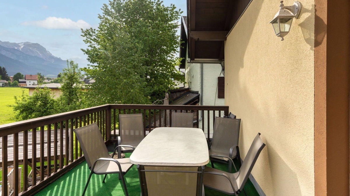 Saalfelden am Steinernen Meer House | Beautiful private villa for 6 guests with WIFI, TV, terrace, pets allowed and panoramic view