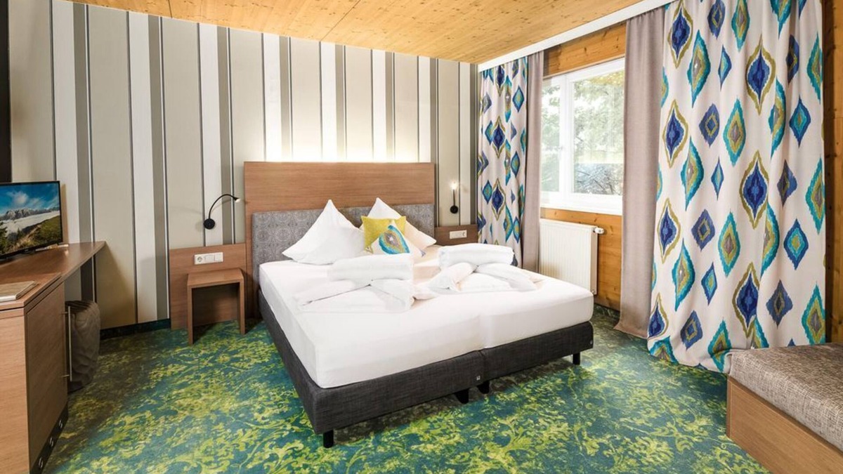 Saalfelden am Steinernen Meer House | Junior Suite "De Luxe" - Die Hindenburg, Design Hotel