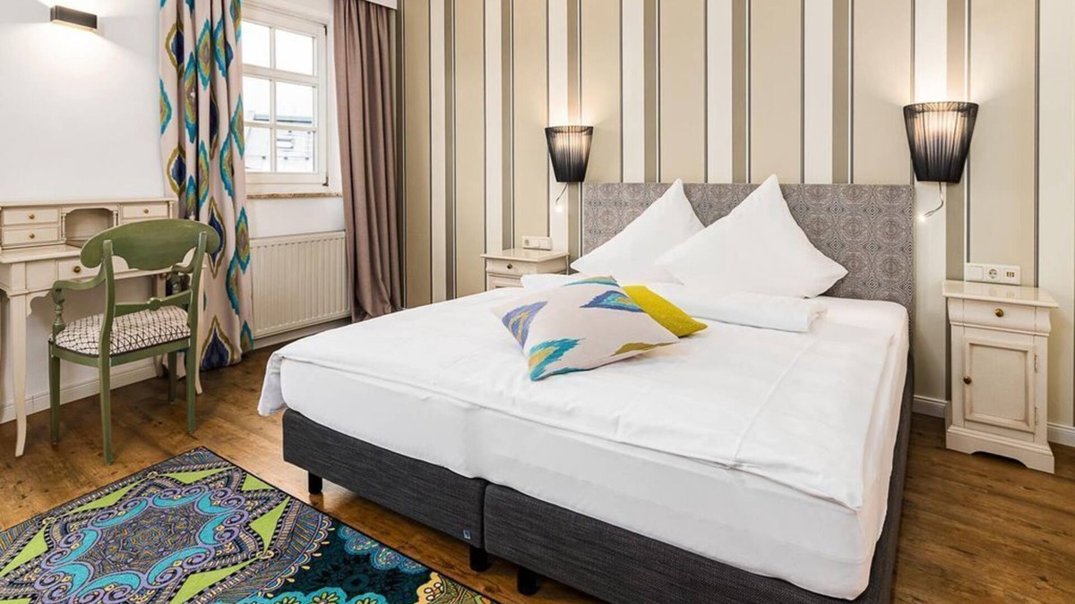 Saalfelden am Steinernen Meer House | Double Room "Comfort" - Die Hindenburg, Design Hotel