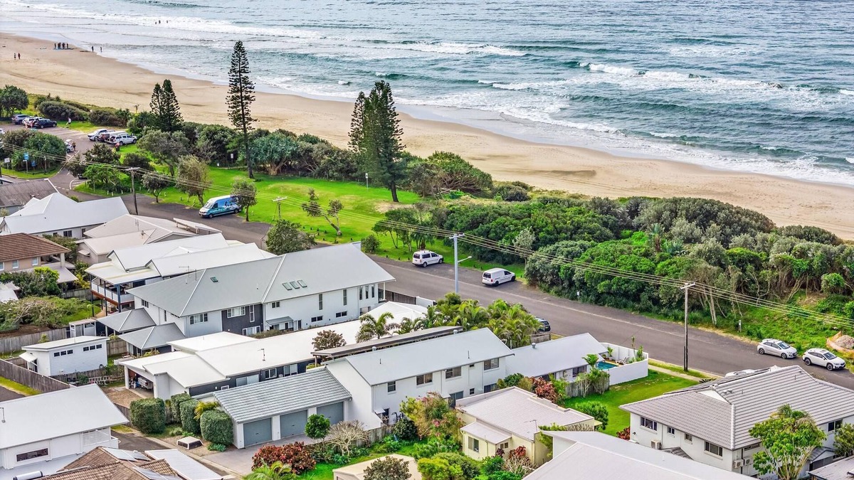 North Creek House | At the Beach - Easy Style Holiday Accommodation Across the Road from the Beach
