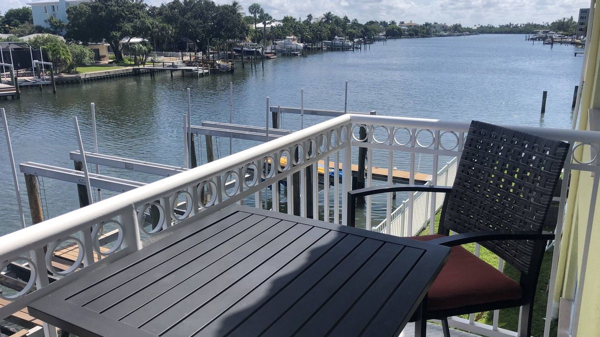 Belle Vista Condo | At the Beach- Waterfront with Balcony-Updated 7/23