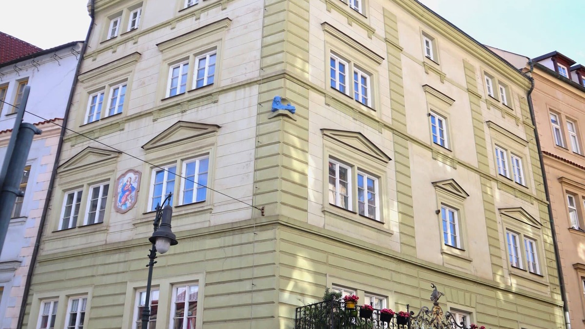 Mala Strana Apartment | At the Blue Lion & Parking Assistance