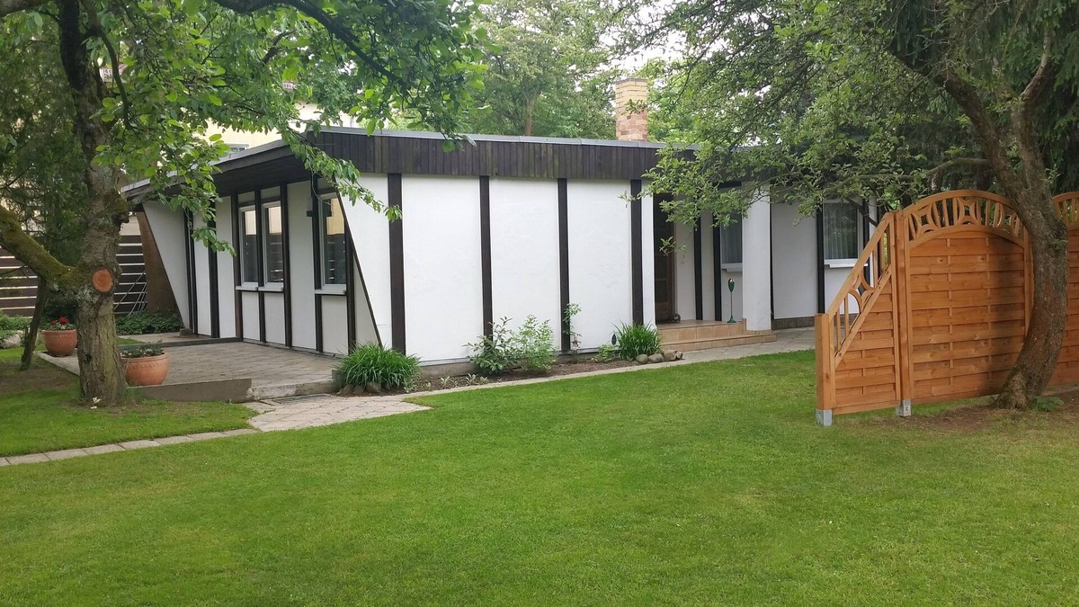 Oberhavel House | at the gates of Berlin, in the S-Bahn area and on a well-kept plot