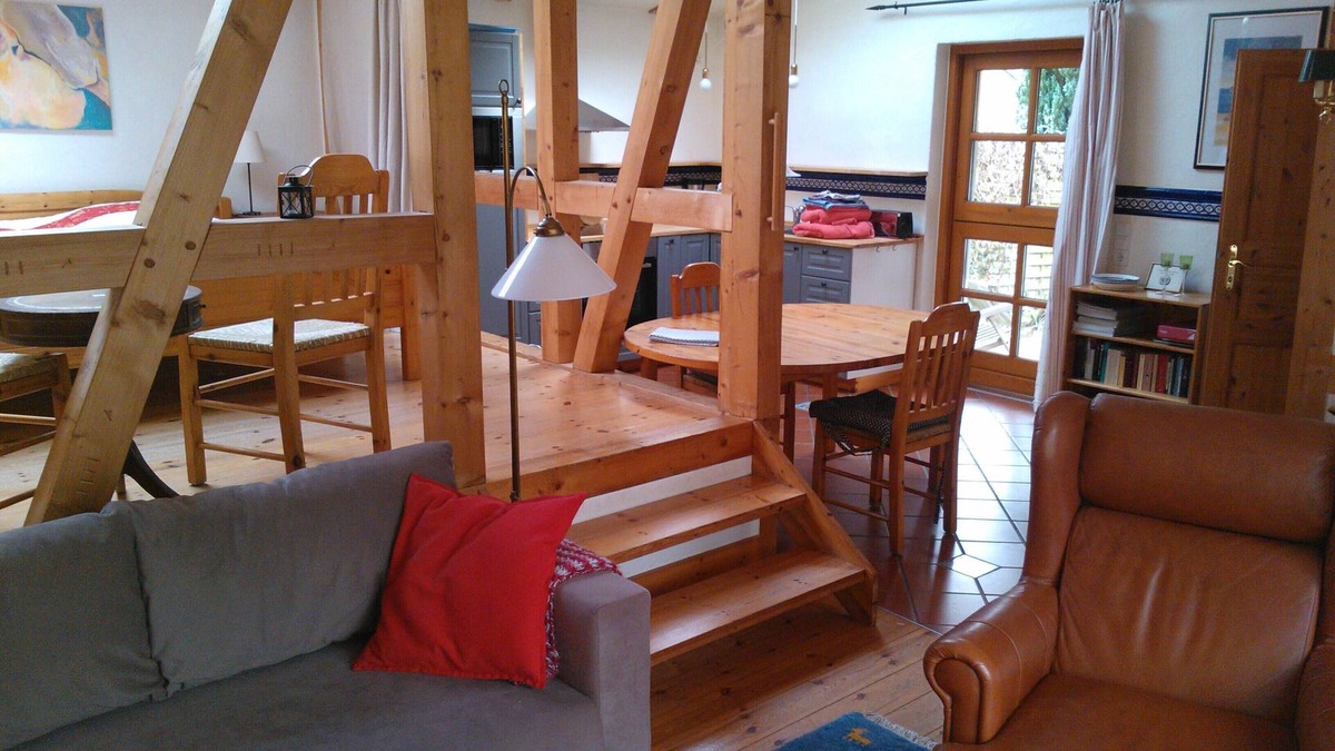 Alvern Apartment | at the gates of Celles in semi-natural garden with many animals calm and relaxing